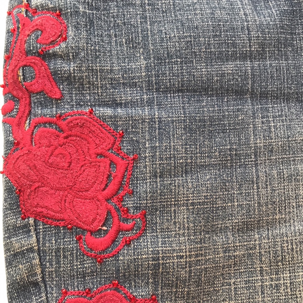 Coldwater Creek petite jeans with red rose embellishment Sz 10 petite